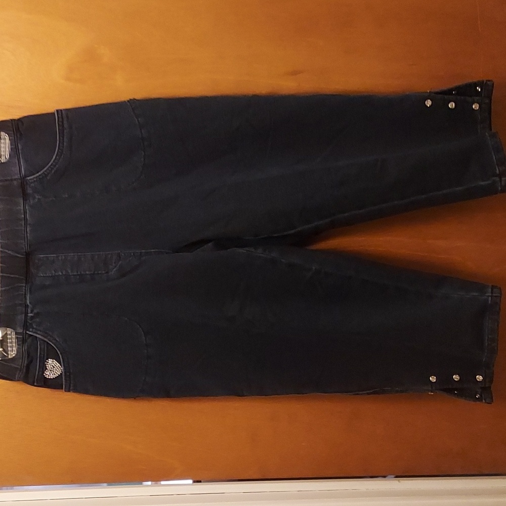 Cute Stretchy Capris Size S